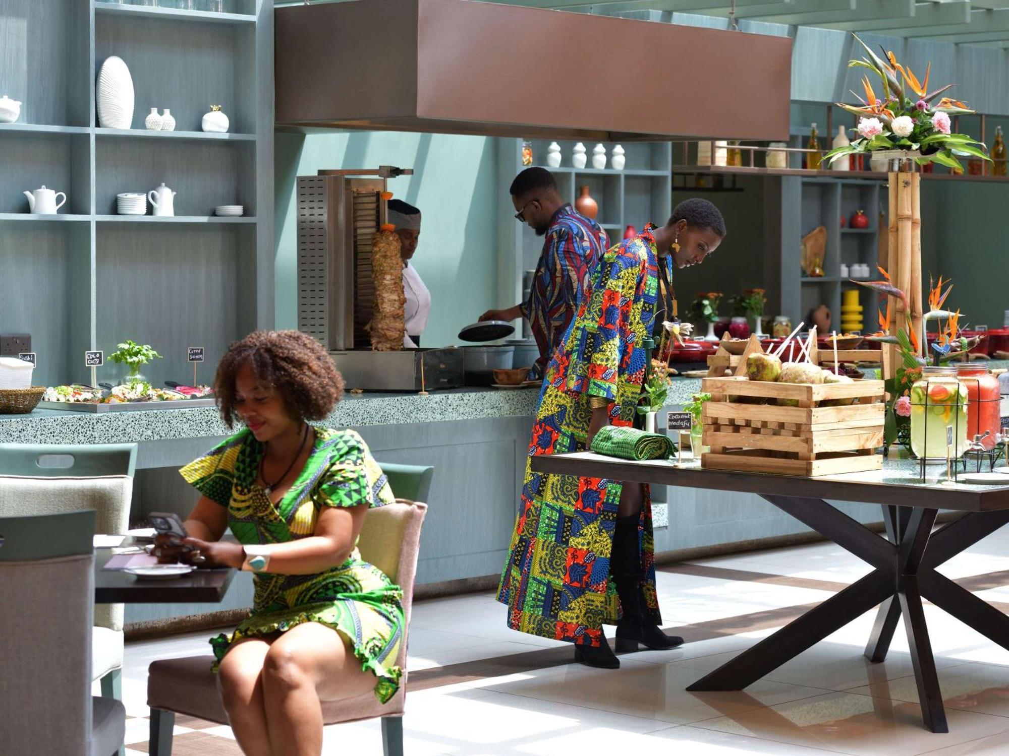 Отель Pullman Nairobi Upper Hill Экстерьер фото