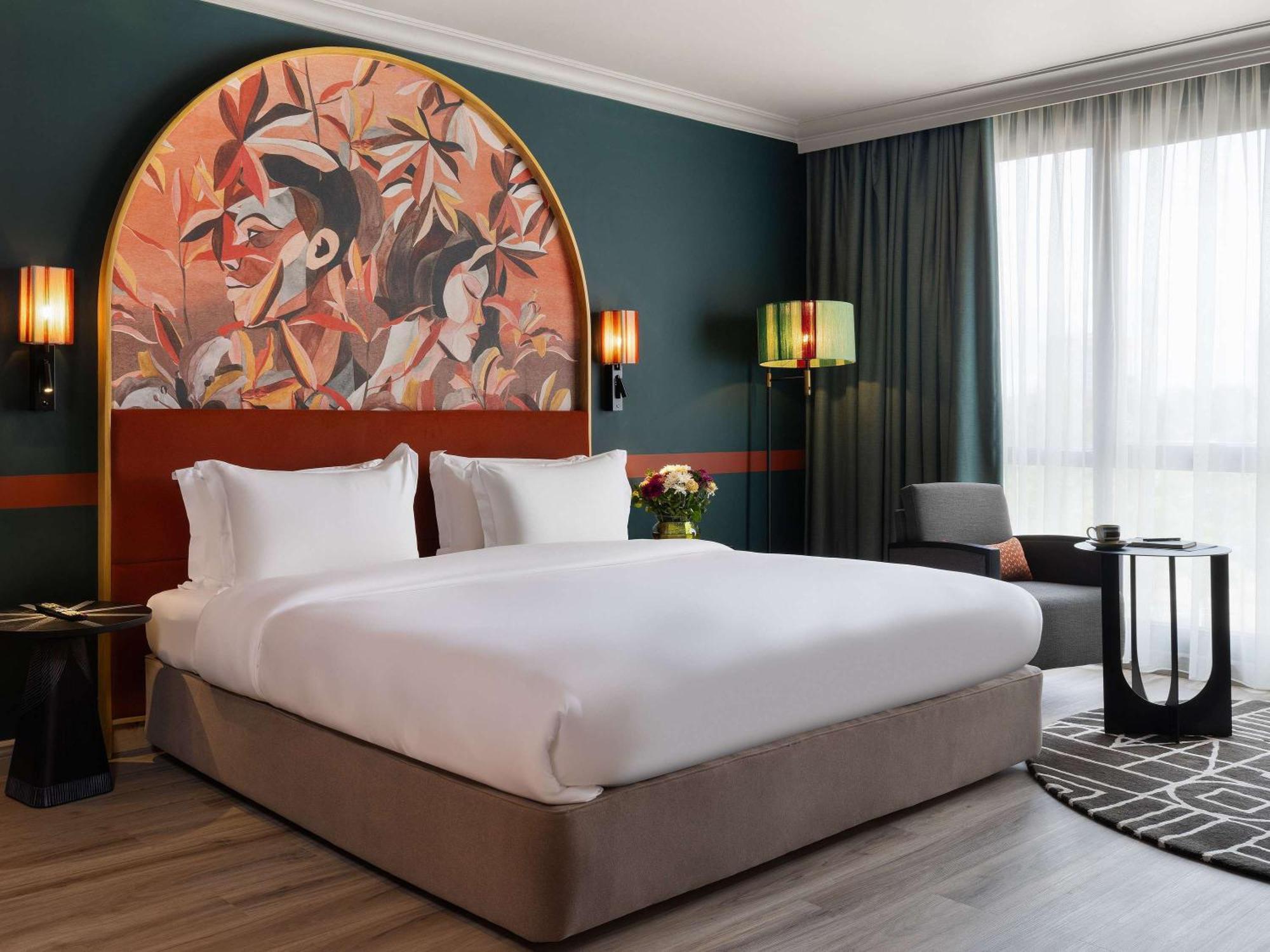 Отель Pullman Nairobi Upper Hill Экстерьер фото