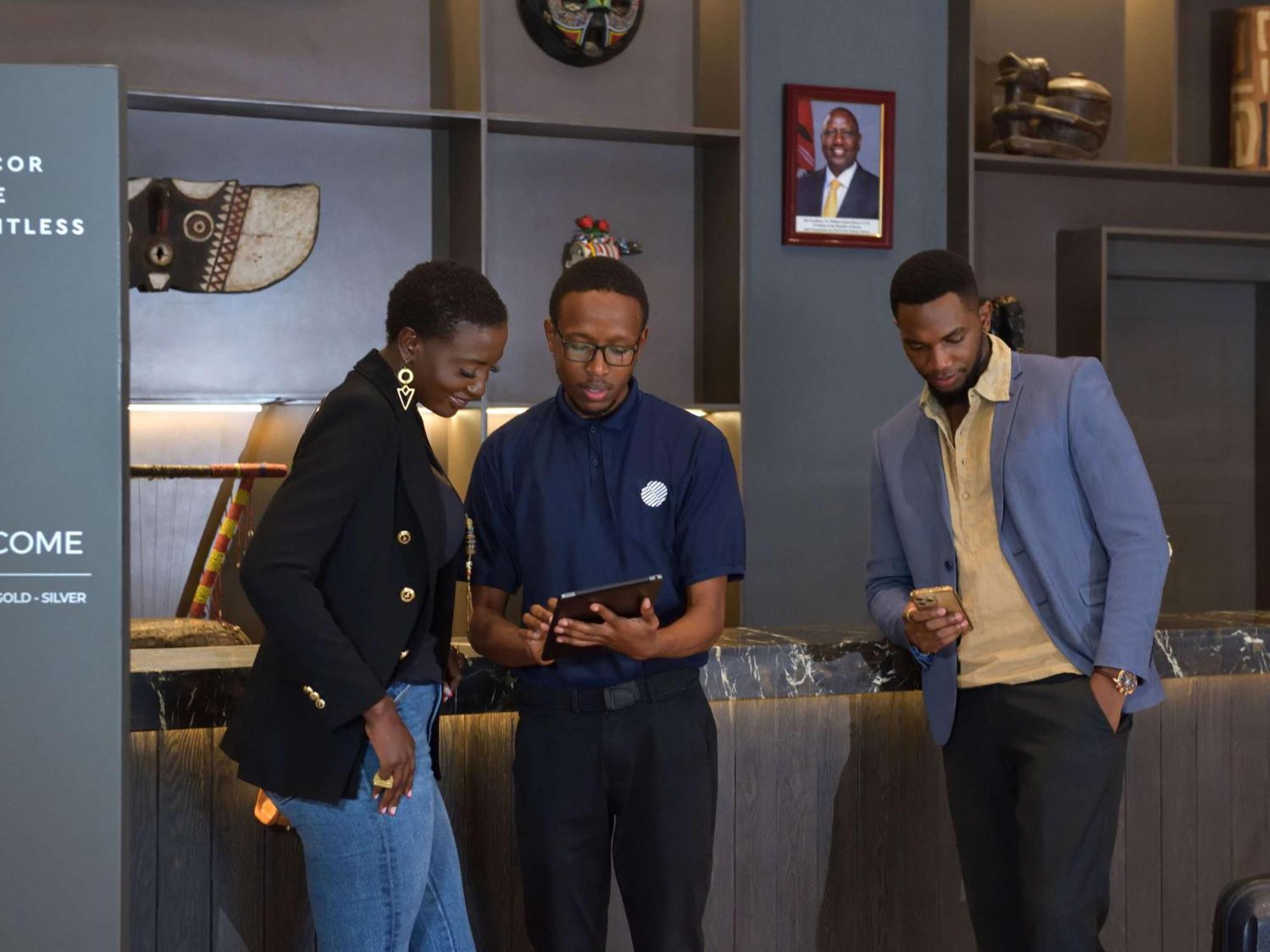 Отель Pullman Nairobi Upper Hill Экстерьер фото