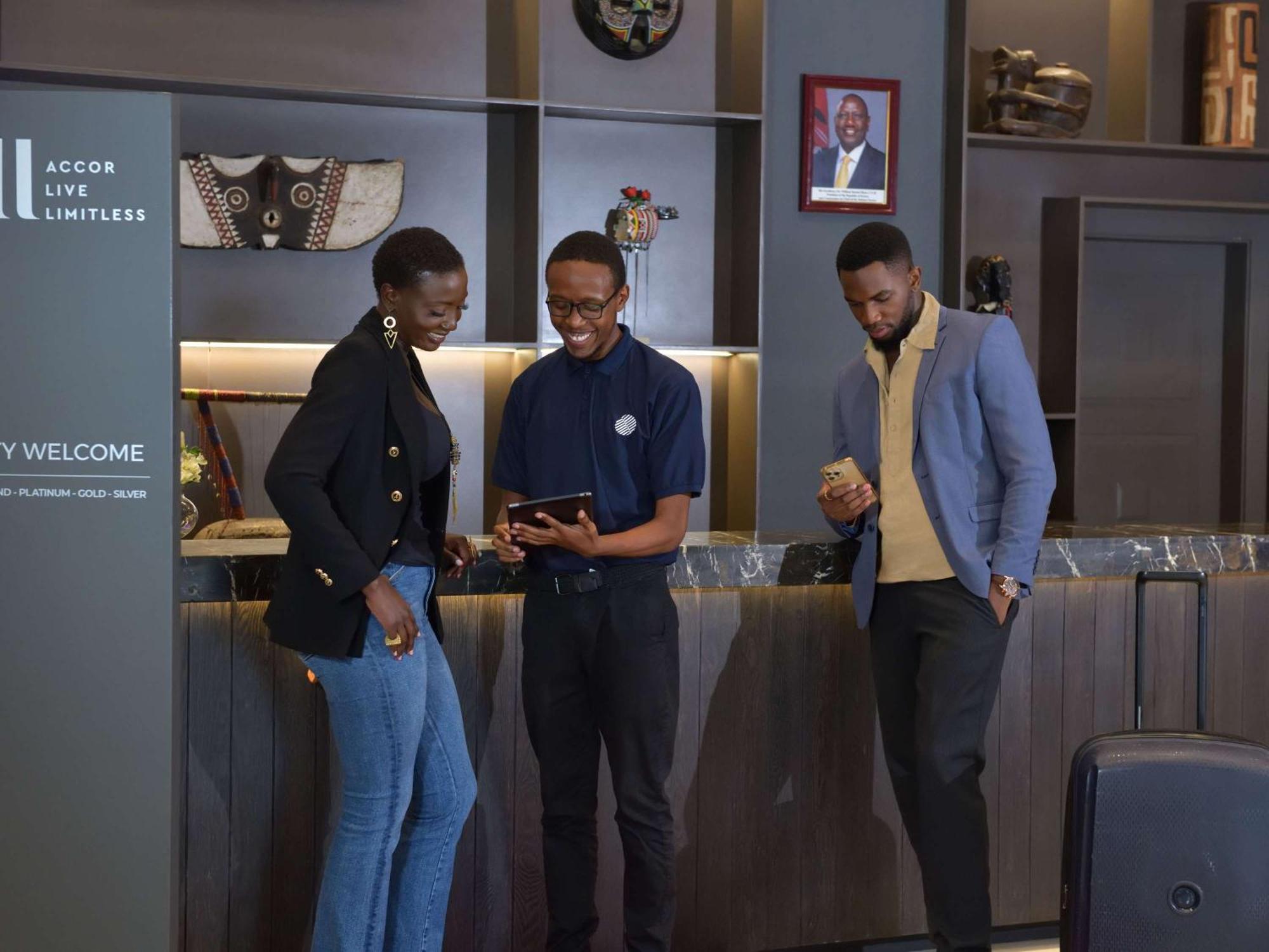 Отель Pullman Nairobi Upper Hill Экстерьер фото