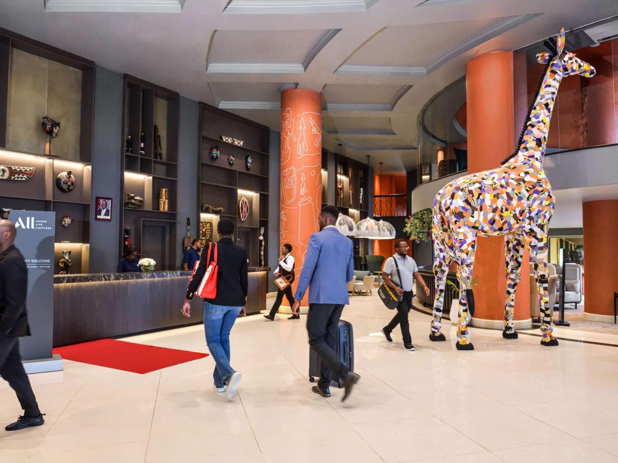 Отель Pullman Nairobi Upper Hill Экстерьер фото