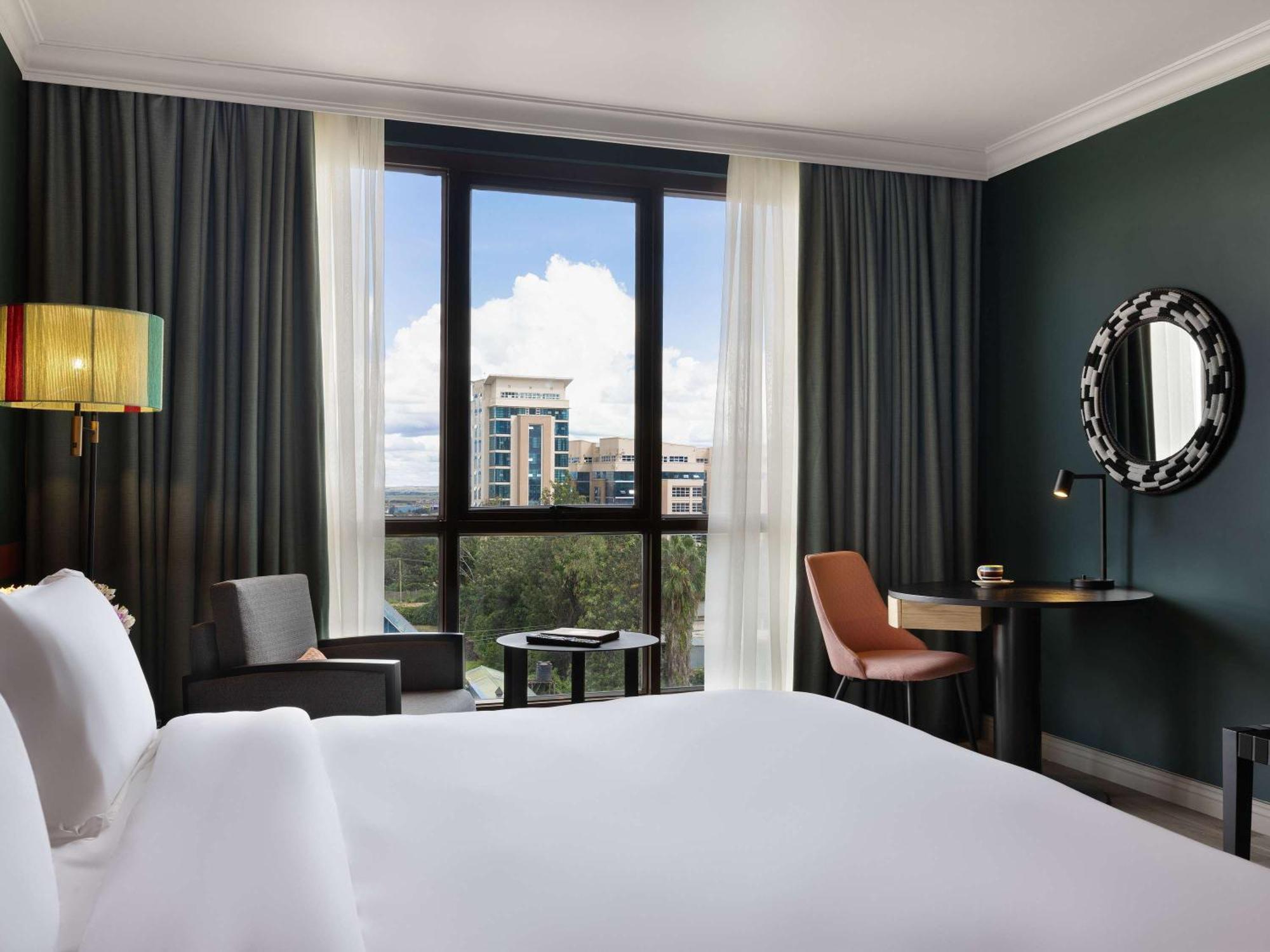 Отель Pullman Nairobi Upper Hill Экстерьер фото